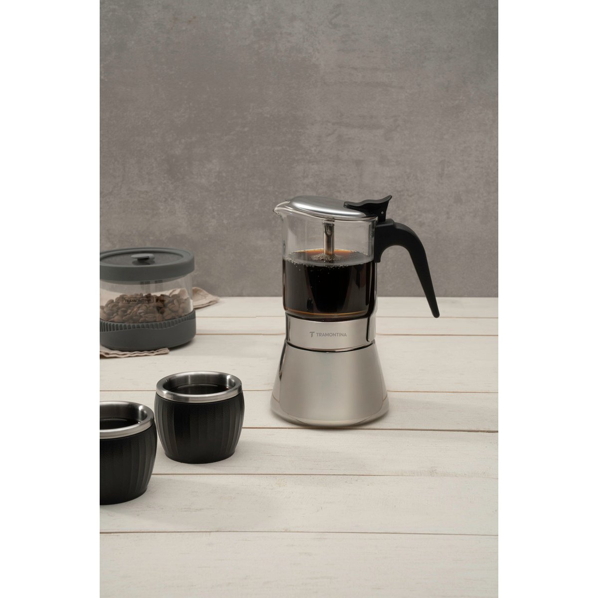 Cafeteira italiana Tramontina em aço inox e vidro borossilicato.