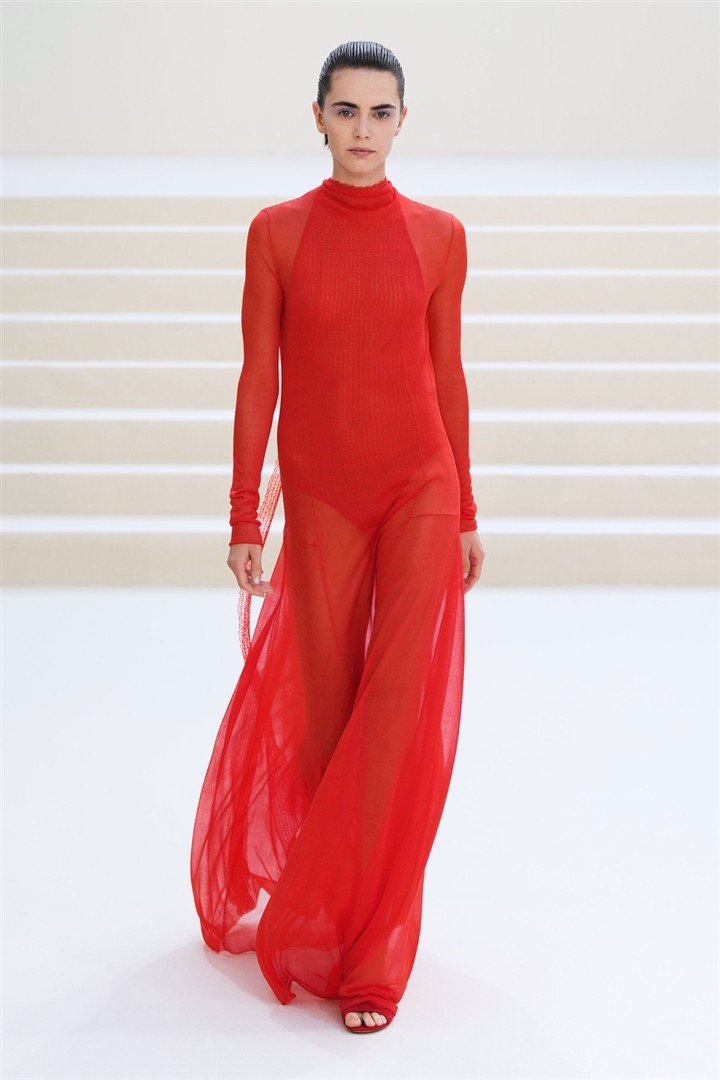 Miu Miu, Lacoste, Akris e Mugler encerram o fim de semana em Paris