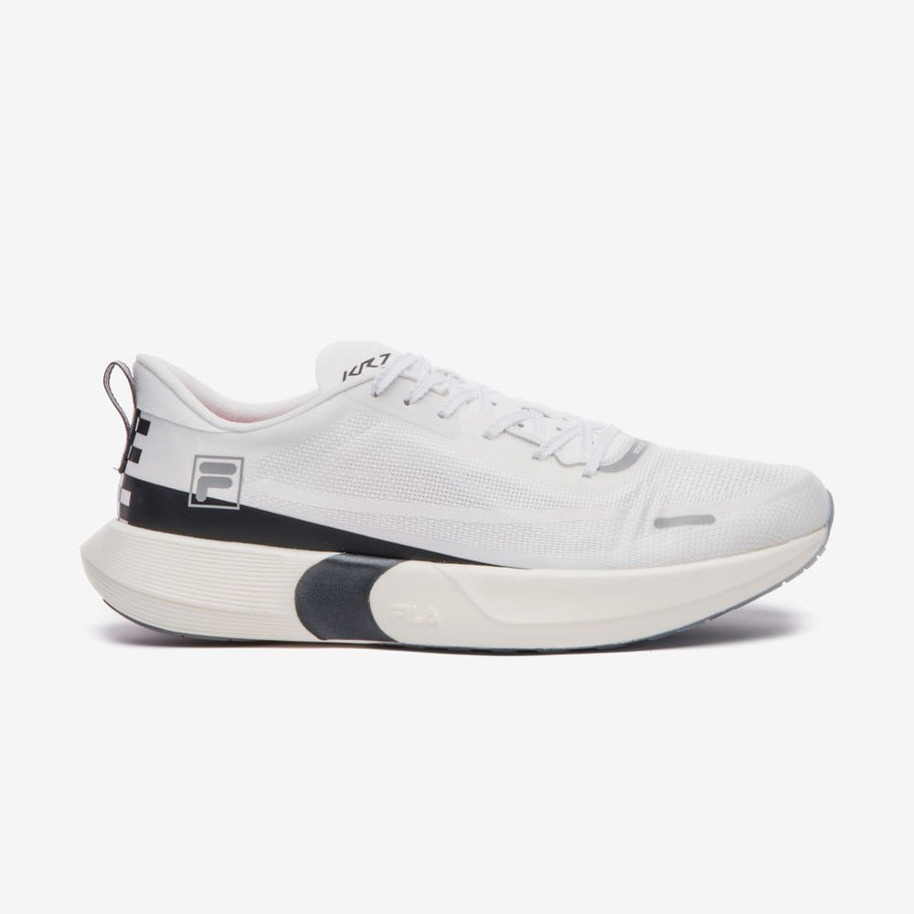 Tênis Fila KR7 Pro Speed Tech feminino branco com solado preto e branco, visto de lado