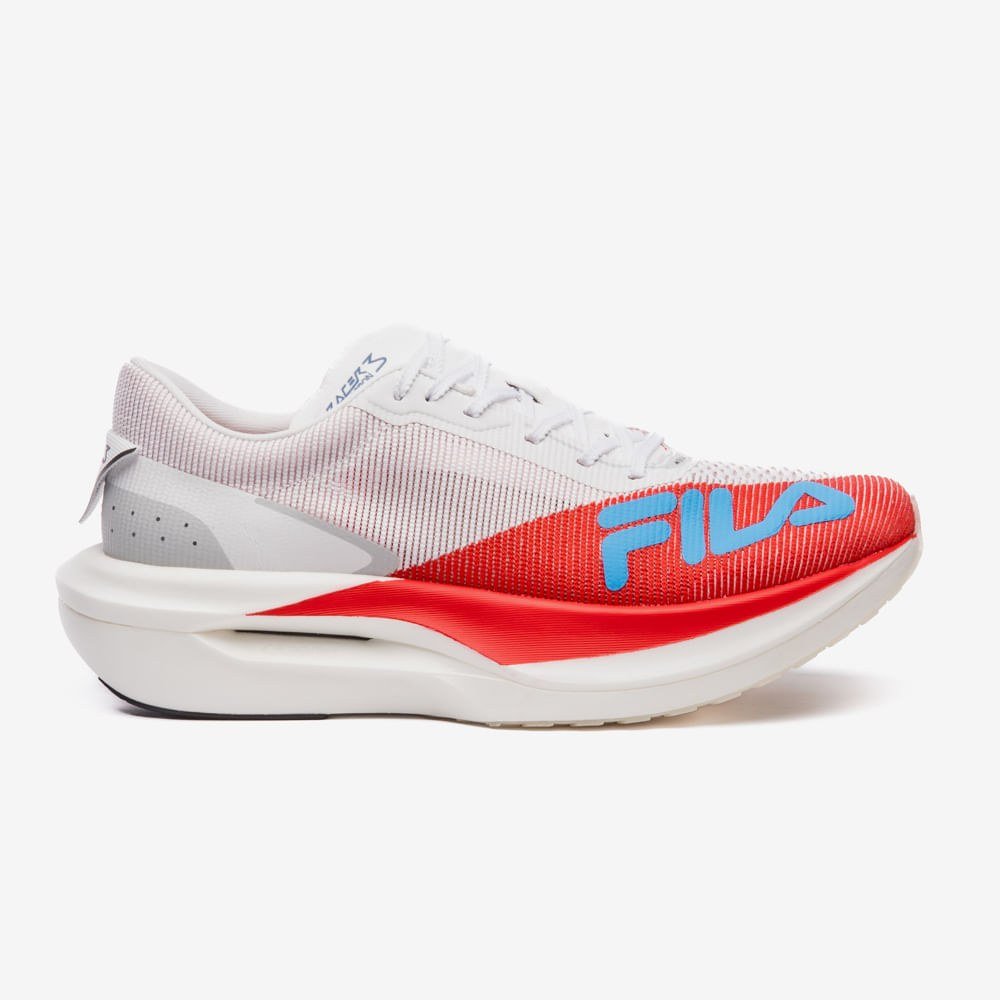 Tênis Fila Racer Carbon 3 masculino, branco com detalhes em vermelho e logo azul, visto de lado