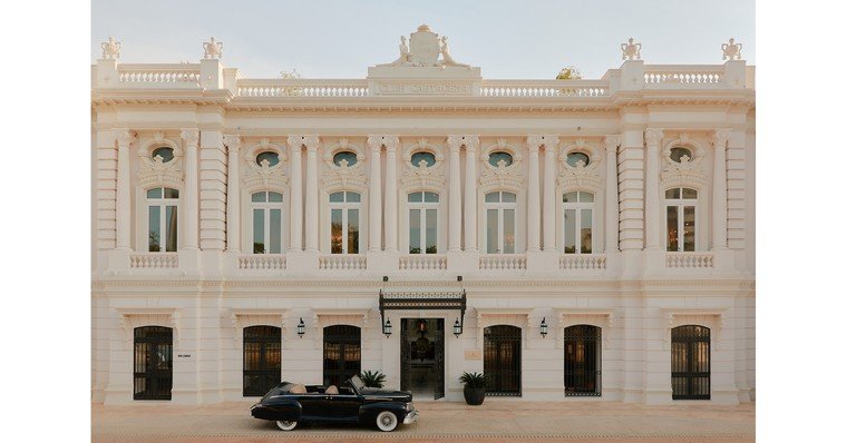 Fachada de edifício apresentada pela Four Seasons em seu anúncio de destinos para 2027.