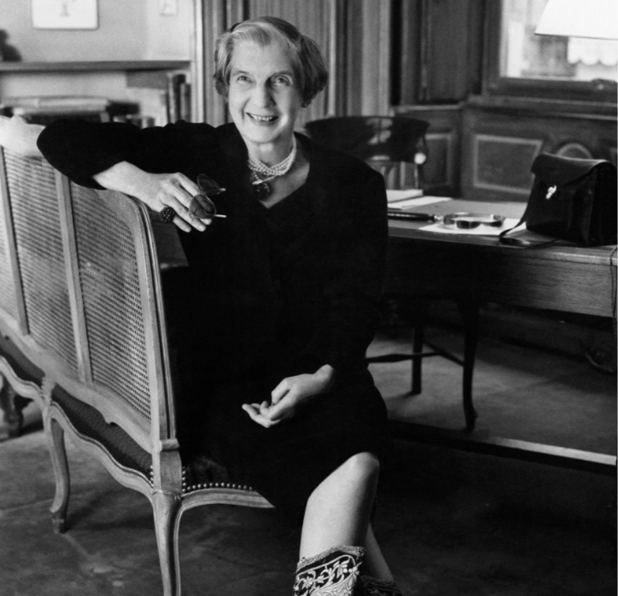 Jeanne Toussaint, diretora de alta joalheria da Cartier, em retrato em preto e branco