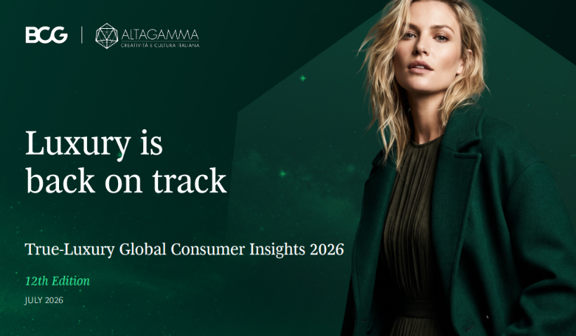Capa do estudo True-Luxury Global Consumer Insights 2026, com modelo de casaco verde sobre fundo escuro.