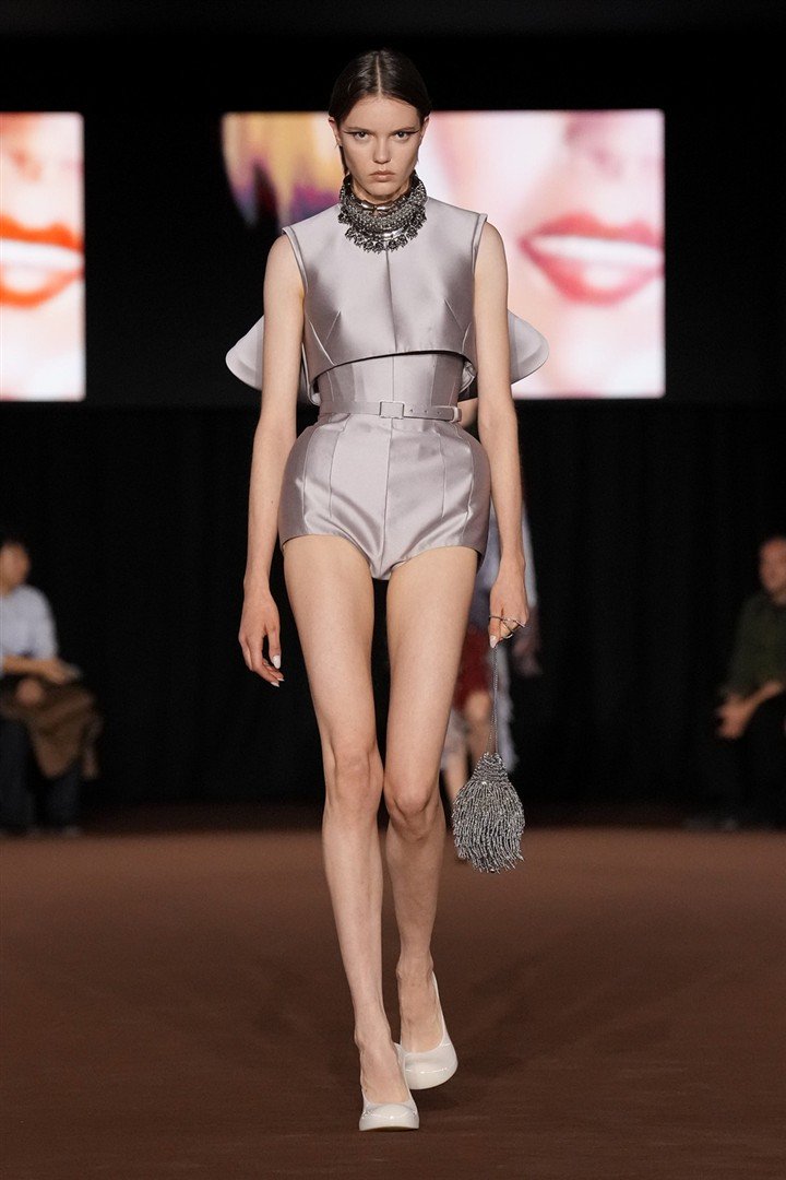 Miu Miu, Lacoste, Akris e Mugler encerram o fim de semana em Paris