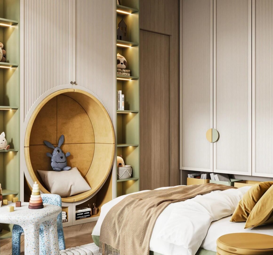 Quarto infantil com nicho de leitura oval estofado em mostarda, estantes iluminadas em verde-claro, armários ripados e cama com manta