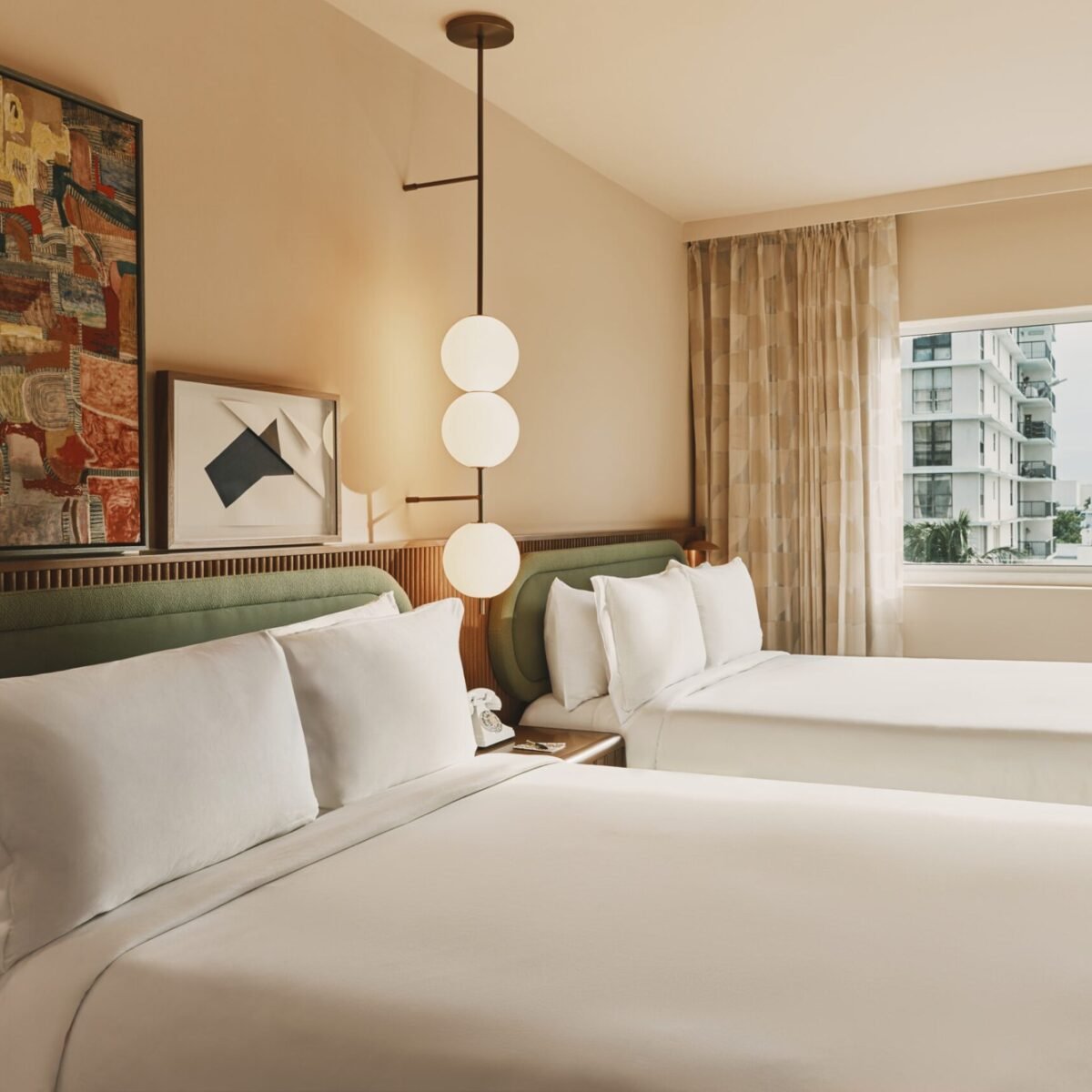 Quarto renovado do The James Nautilus Miami Beach