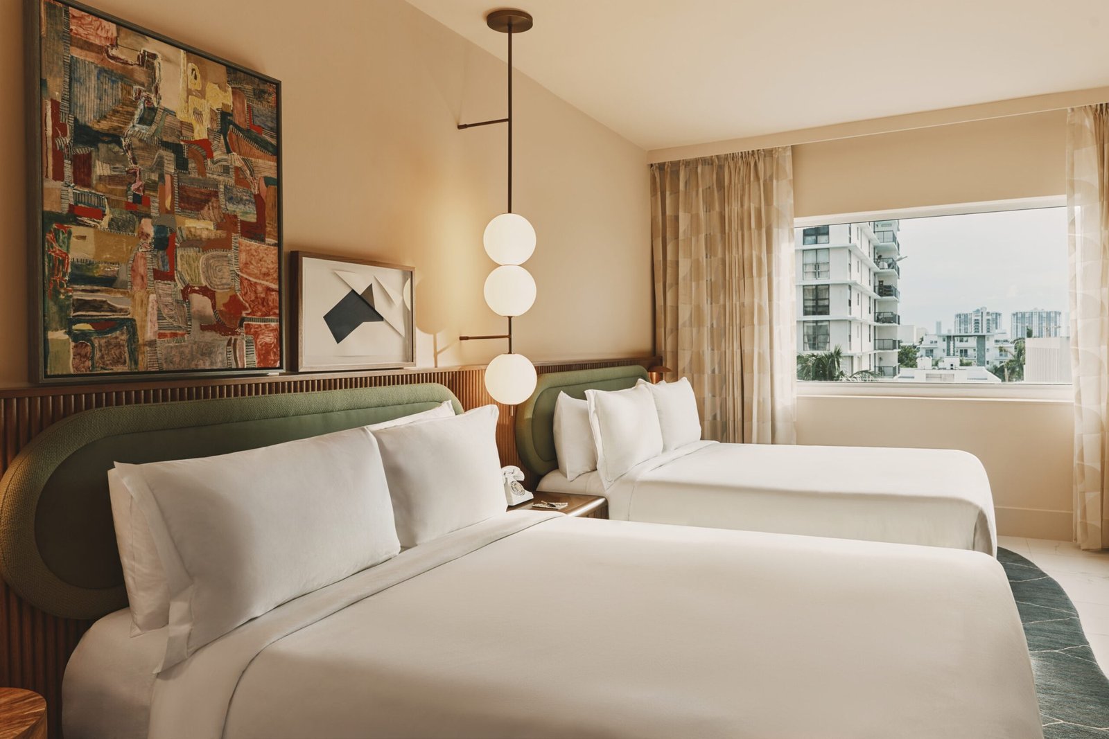 Quarto renovado do The James Nautilus Miami Beach